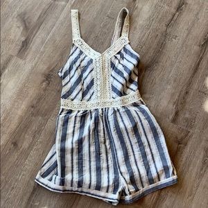 Cute romper with lace for spring and summer!
